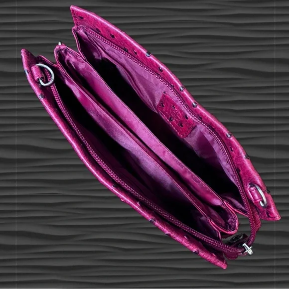 Giani Bernini Embossed Faux Ostrich Crossbody/Wristlet Clutch/Wallet - Picture 5 of 9